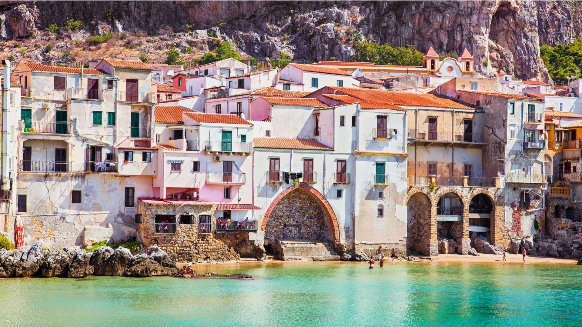 Palermo, l’Etna, il barocco del Val di Noto e le Eolie: come scegliere dove trasferirsi in Sicilia