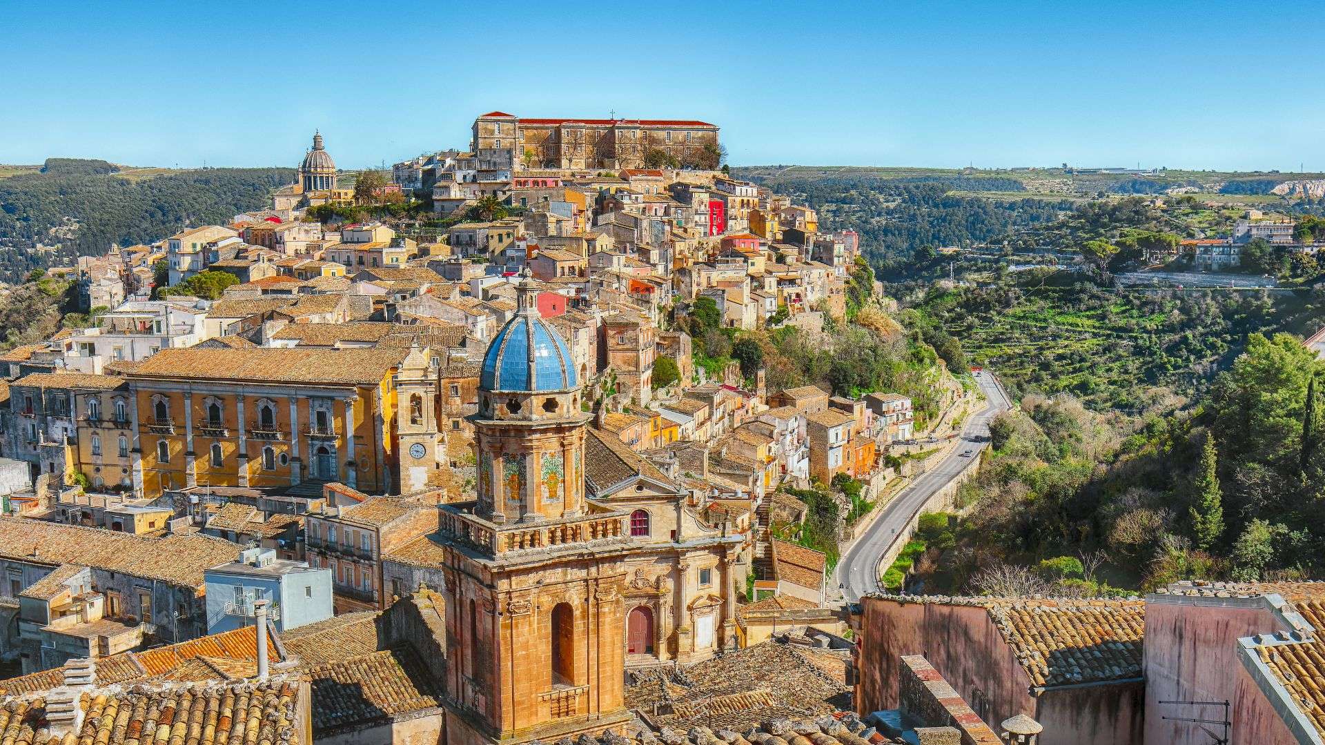 Il Val di Noto, dove il tempo cambia passo