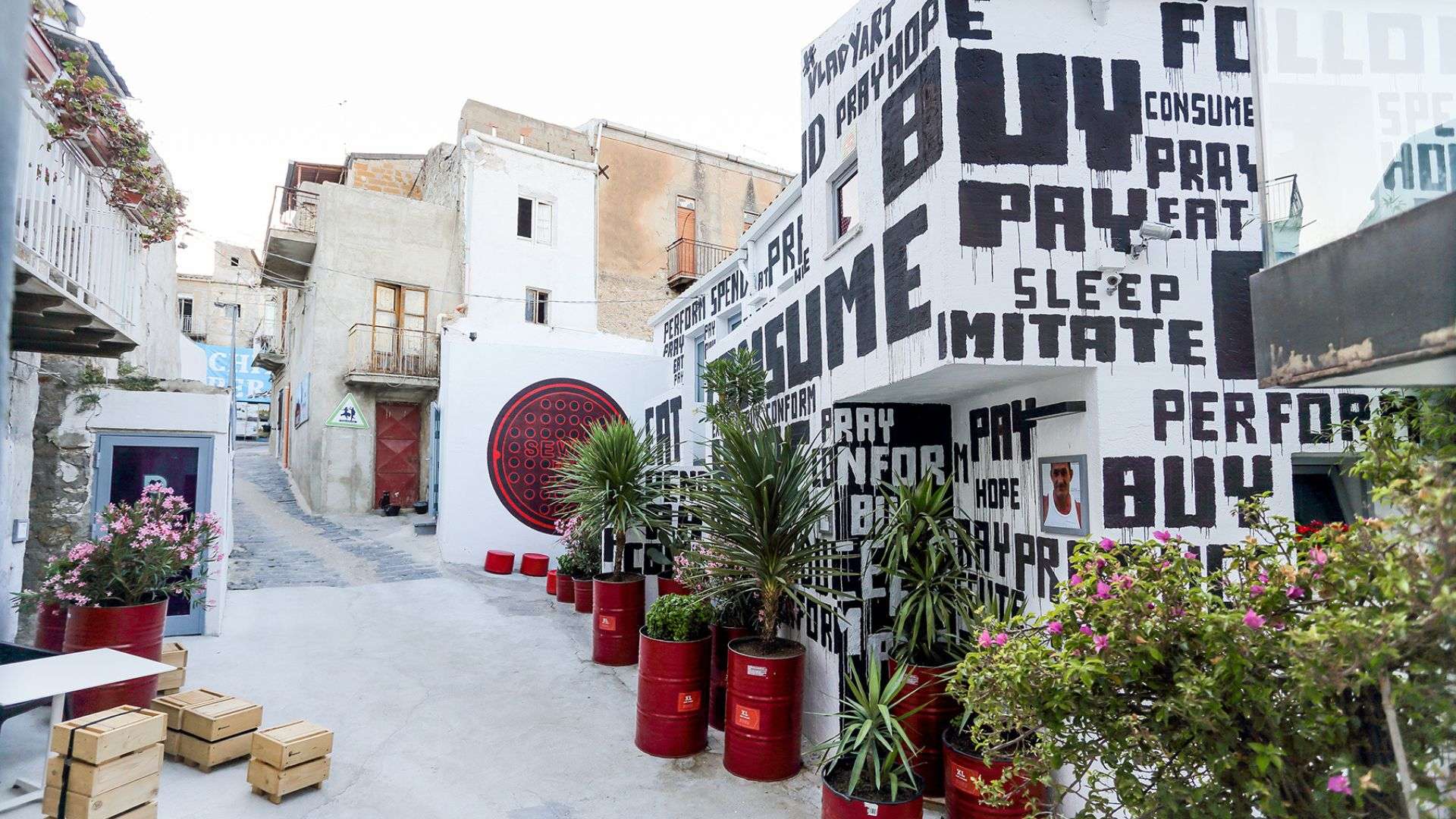 I Sette Cortili di Favara con i murales del Farm Cultural Park